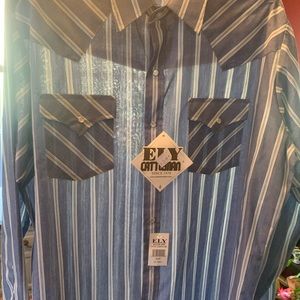 Ely Cattleman long sleeve shirt with snap buttons.
